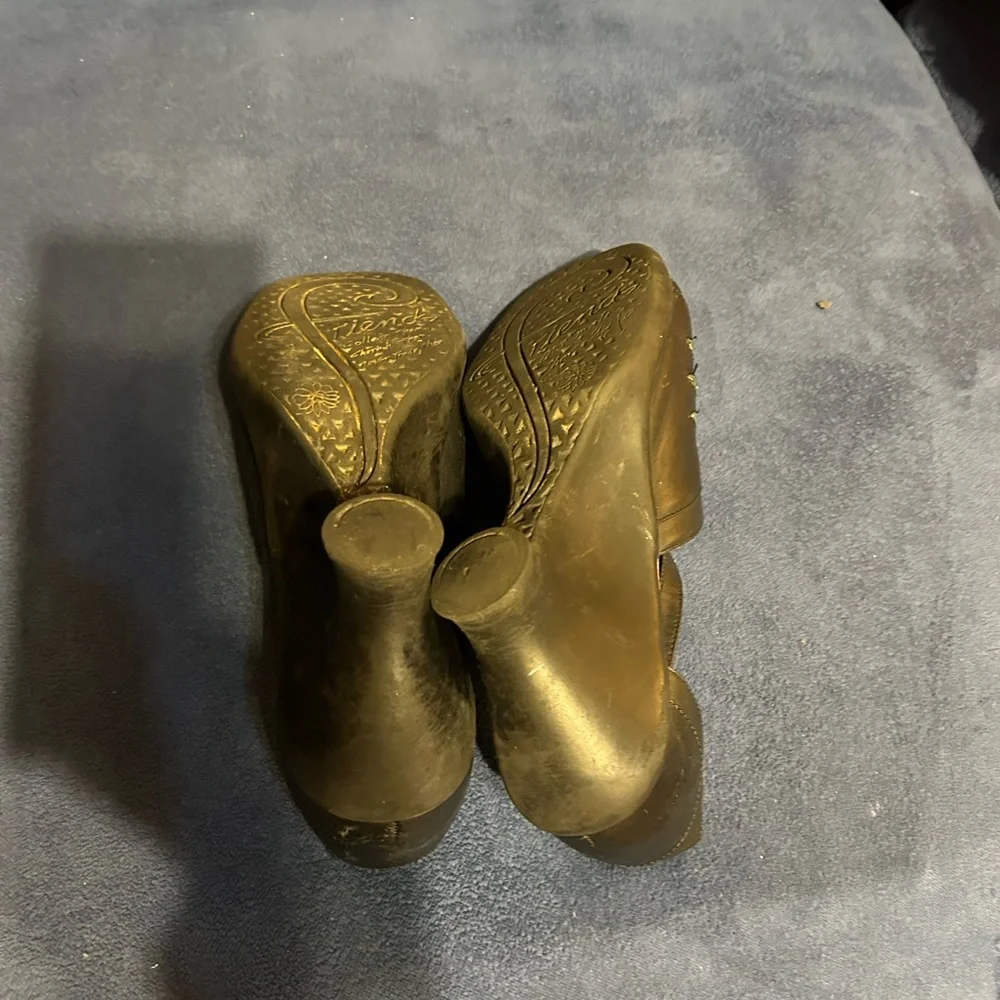 John Fluevog size 8 heeled sandals. - Picture 3 of 4